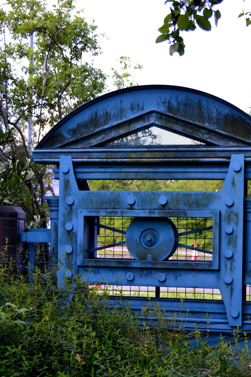 Ornamental Grills designed by Richard Criddle. Monument
