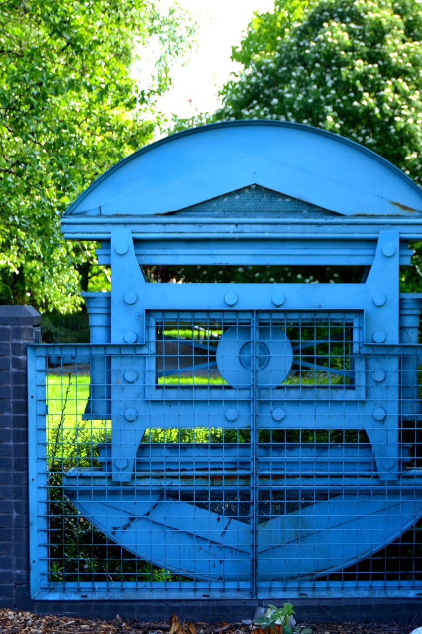 Ornamental Grills designed by Richard Criddle. Monument
