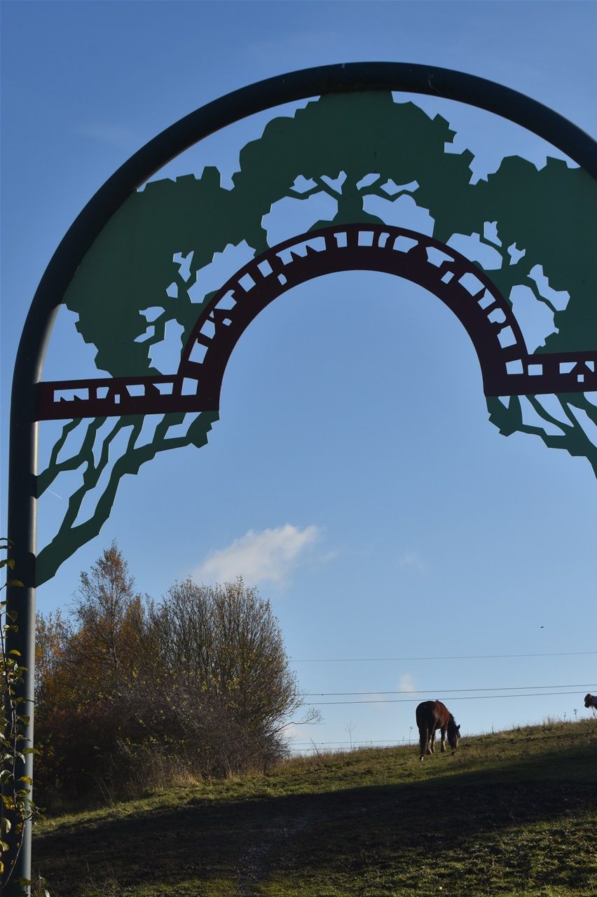 Arch at rear of Lunt